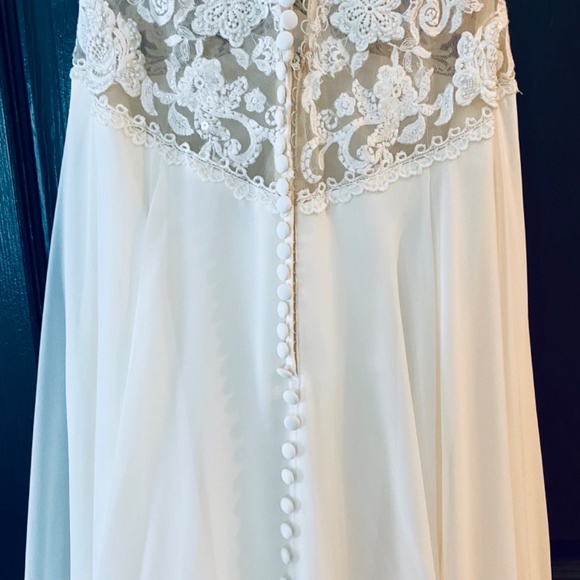 Wedding Gown - Picture 7 of 7